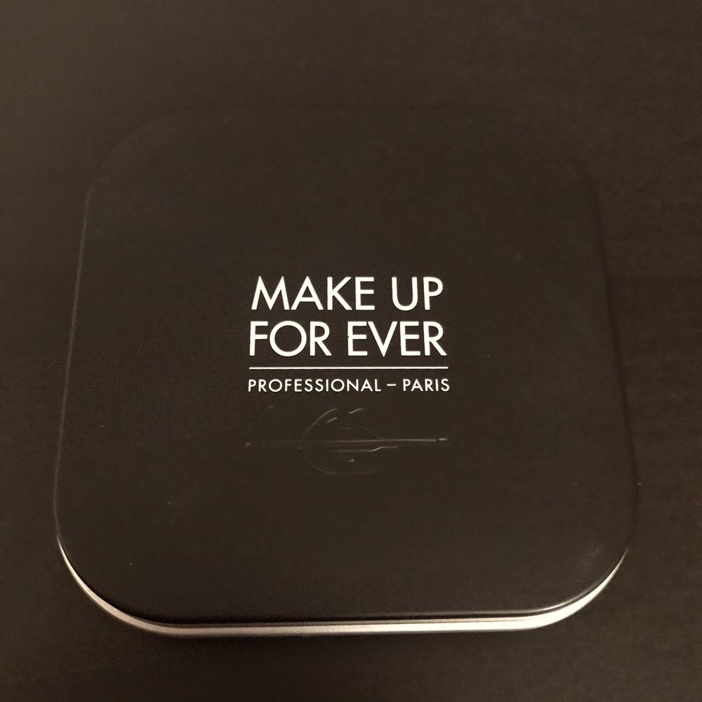 Makeup Forever Ultra HD compact powder